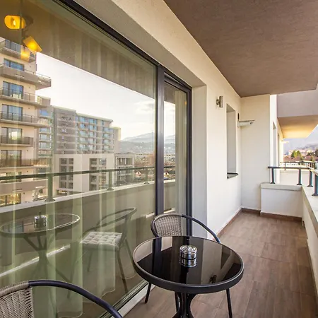 Mohost Five - Stylish Mountain-view Apartment