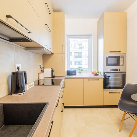Mohost Five - Stylish Mountain-view Apartment Brasov