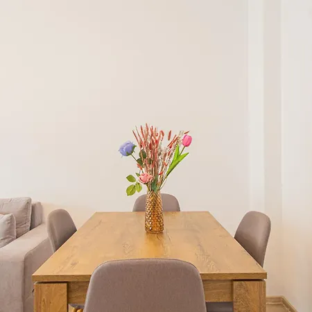 Apartment Mohost Five - Stylish Mountain-view